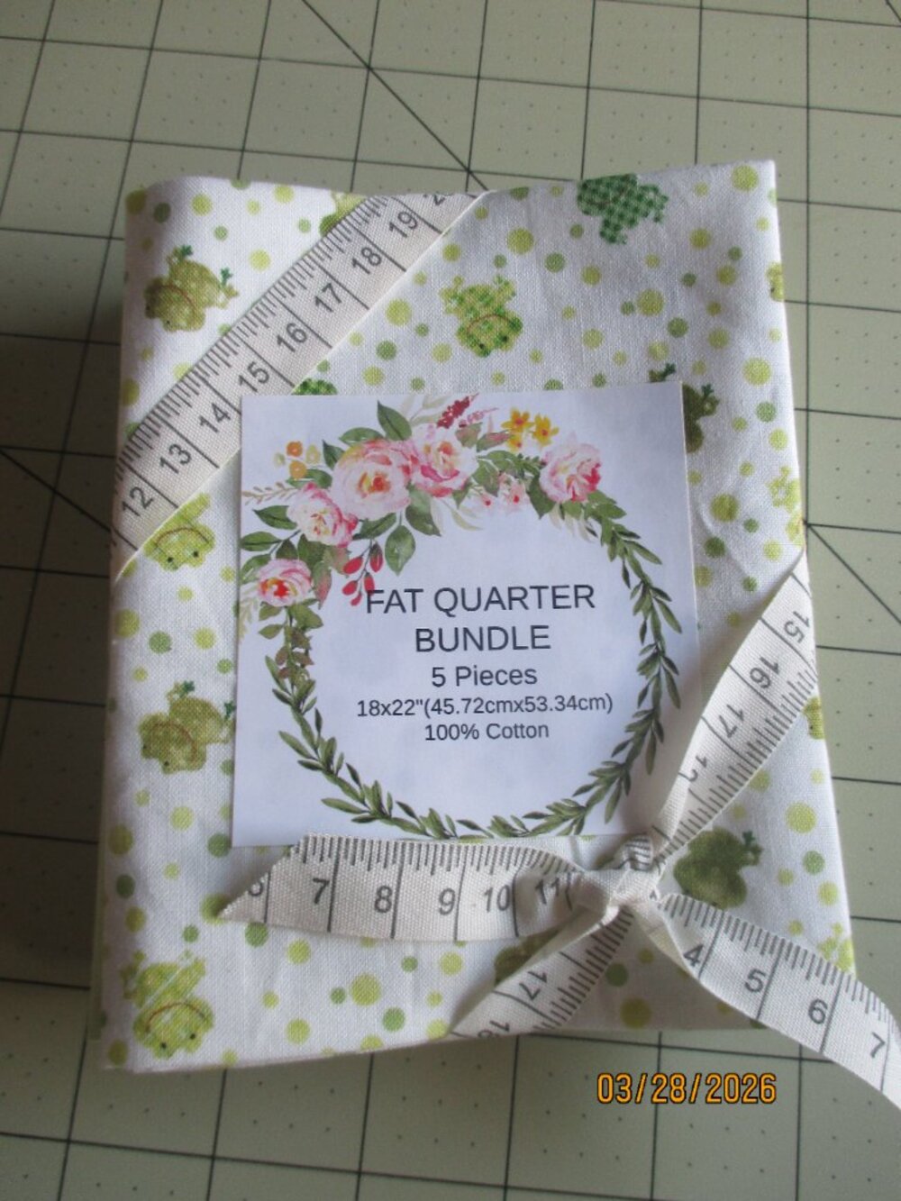 FAT QUARTER BUNDLE-5 WOODSY-GREEN-YELLOW-FROGS-GRASS-NEW